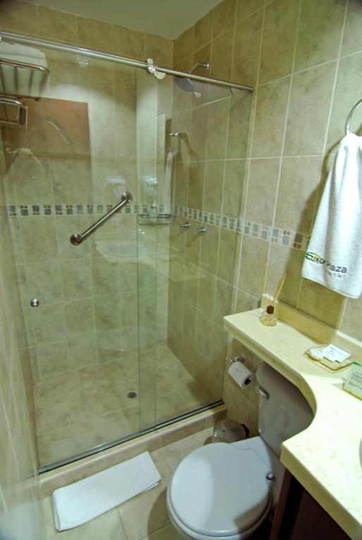 Luxor Plaza Hotel Pereira Bagian luar foto