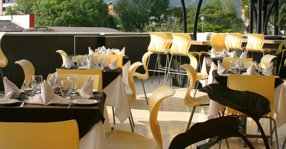 Luxor Plaza Hotel Pereira Bagian luar foto