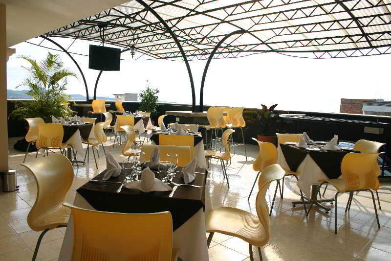Luxor Plaza Hotel Pereira Bagian luar foto