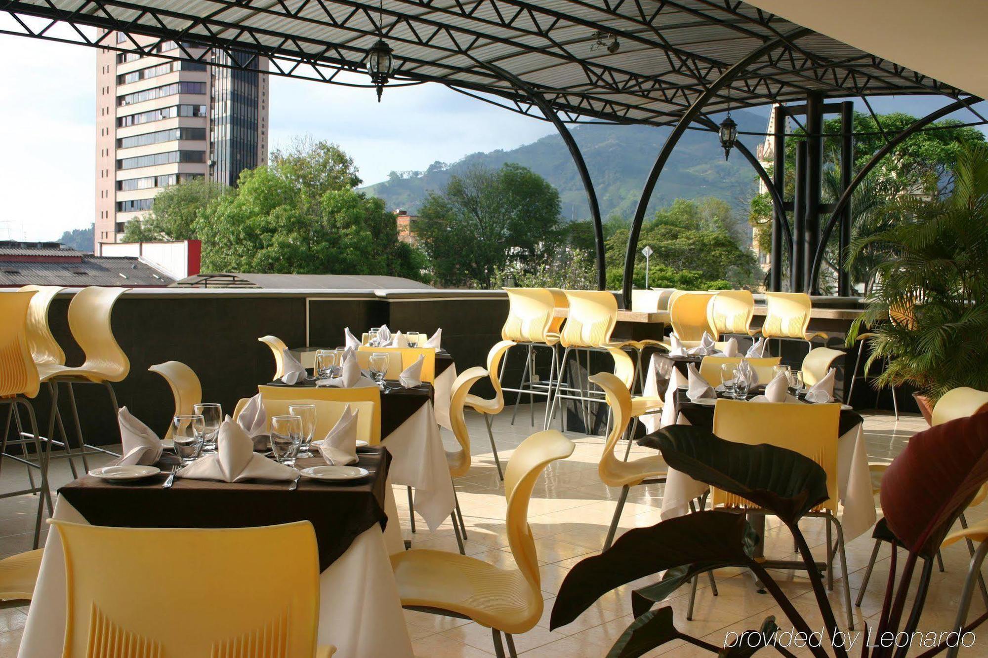 Luxor Plaza Hotel Pereira Bagian luar foto