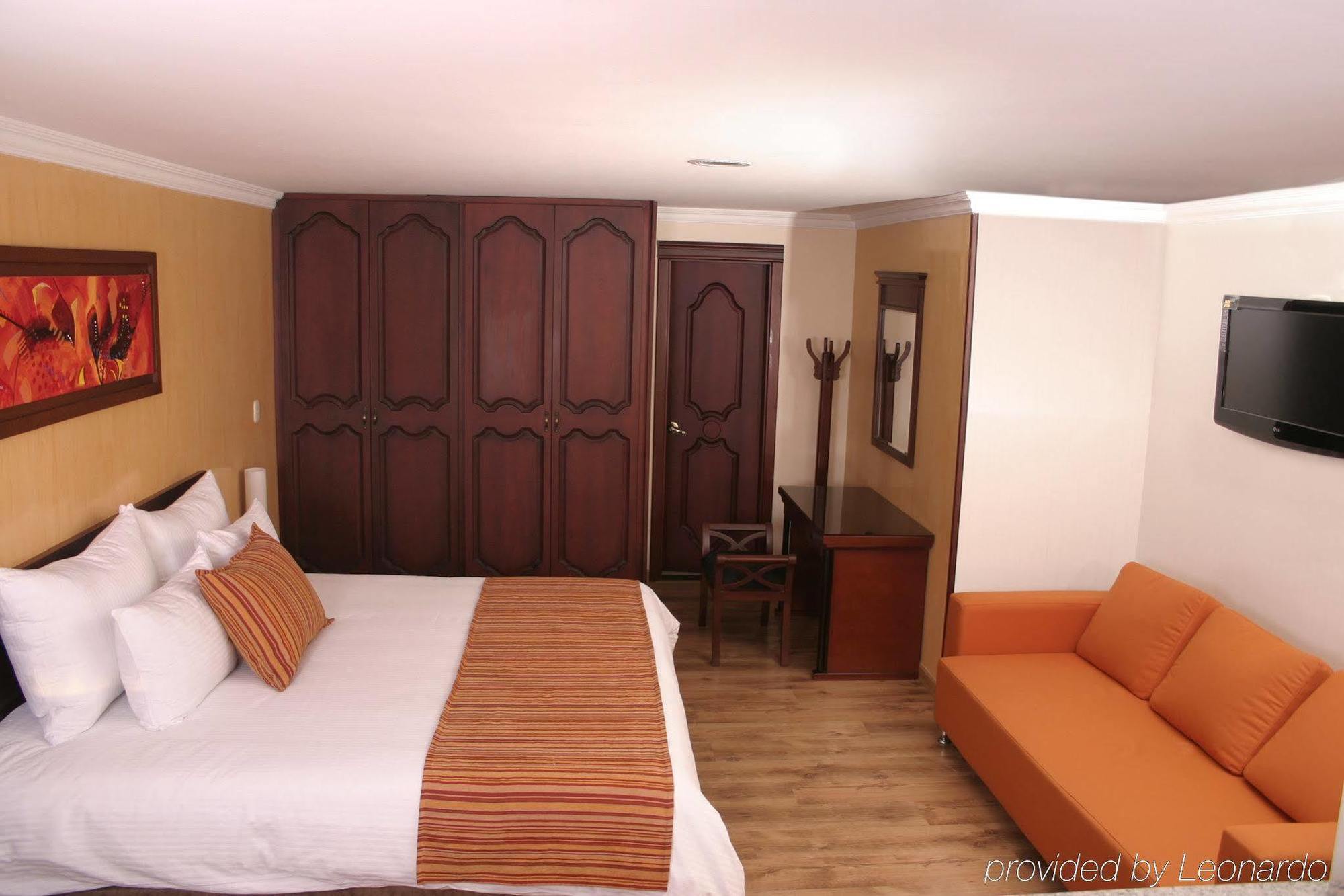 Luxor Plaza Hotel Pereira Bagian luar foto