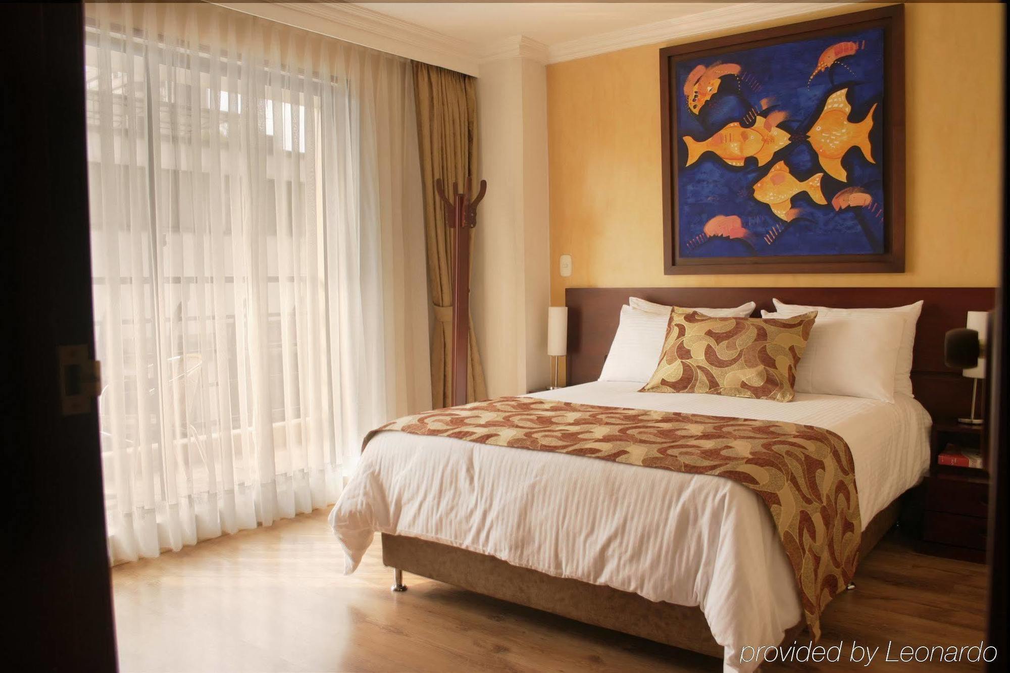 Luxor Plaza Hotel Pereira Bagian luar foto