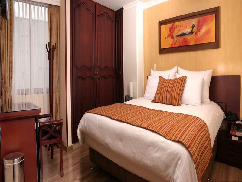 Luxor Plaza Hotel Pereira Bagian luar foto
