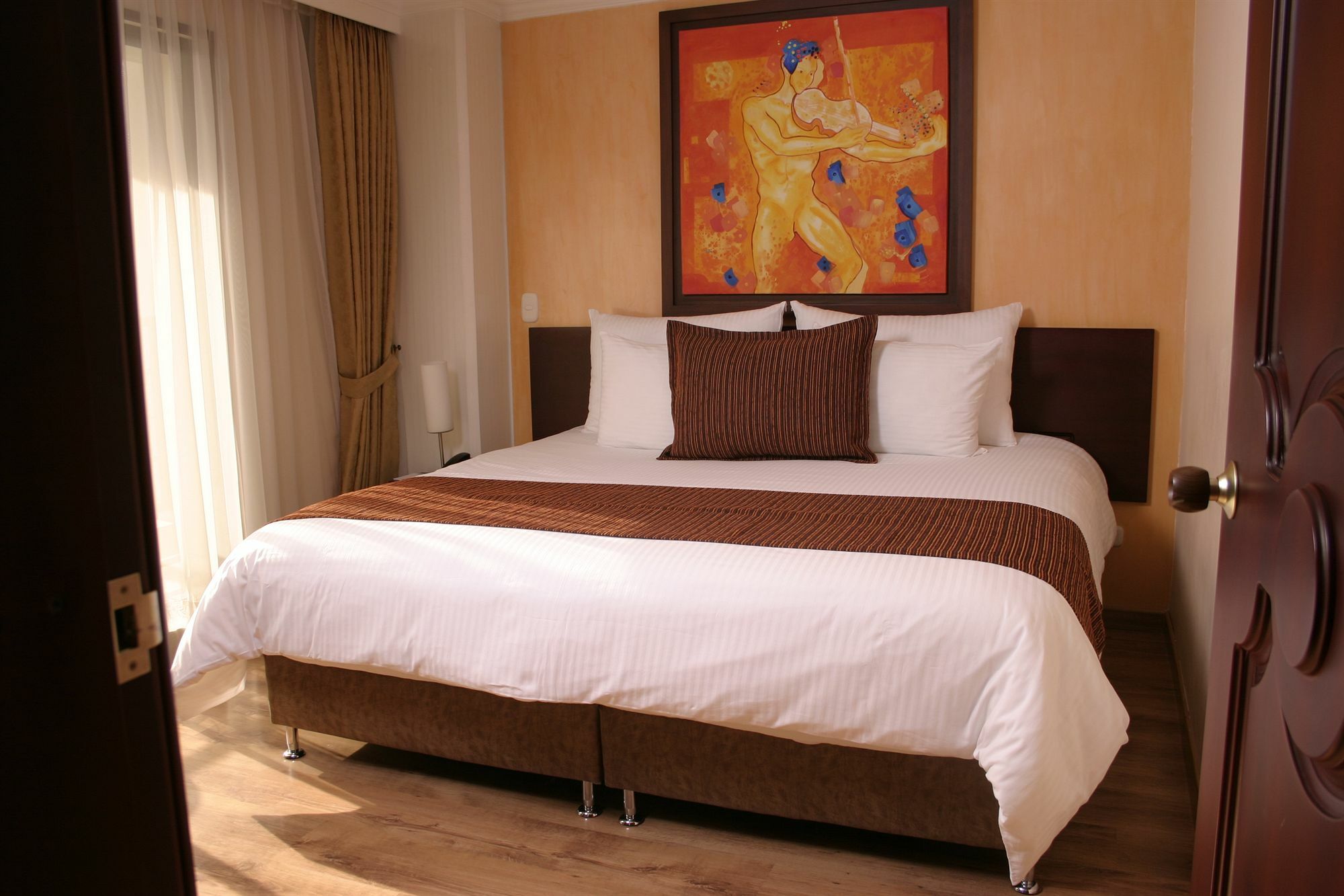 Luxor Plaza Hotel Pereira Bagian luar foto